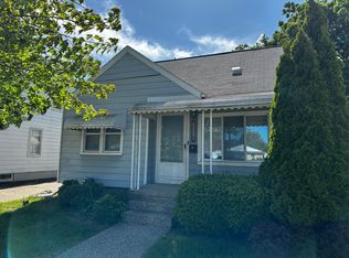 23031 Roxana Ave, Eastpointe, MI 48021