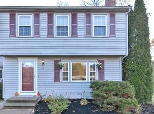 40 Cobb Rd, Wrentham, MA 02093