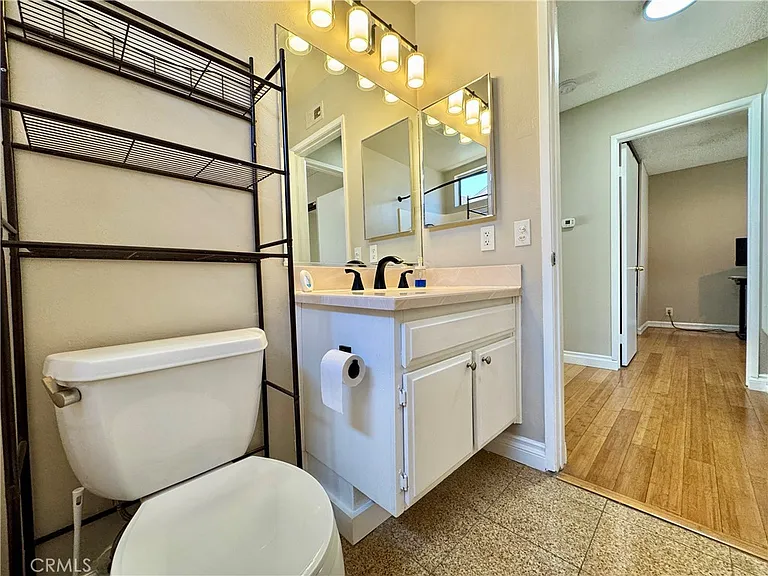 1421 Meadow Glen Rd — Photo 32