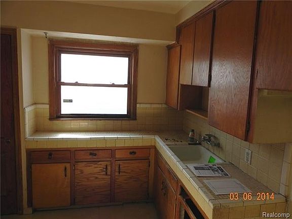 4th image of 15351 Braile St