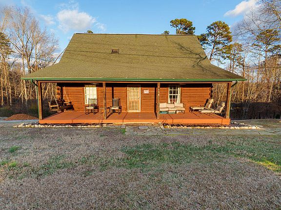 3rd image of 1558 Covington Rd