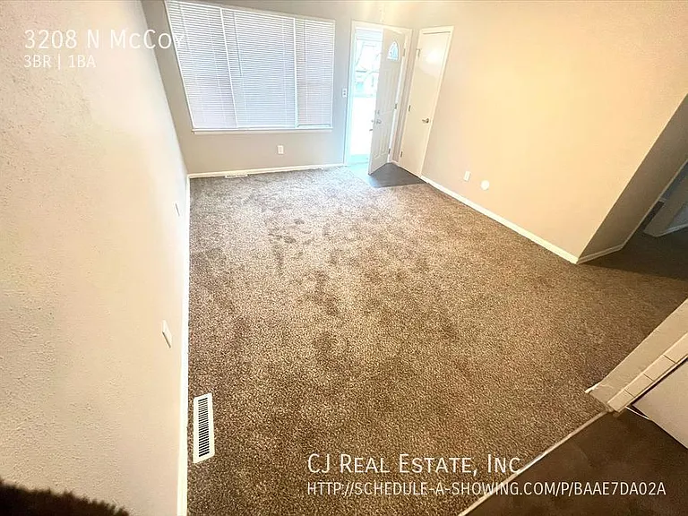 3208 N McCoy St — Photo 2