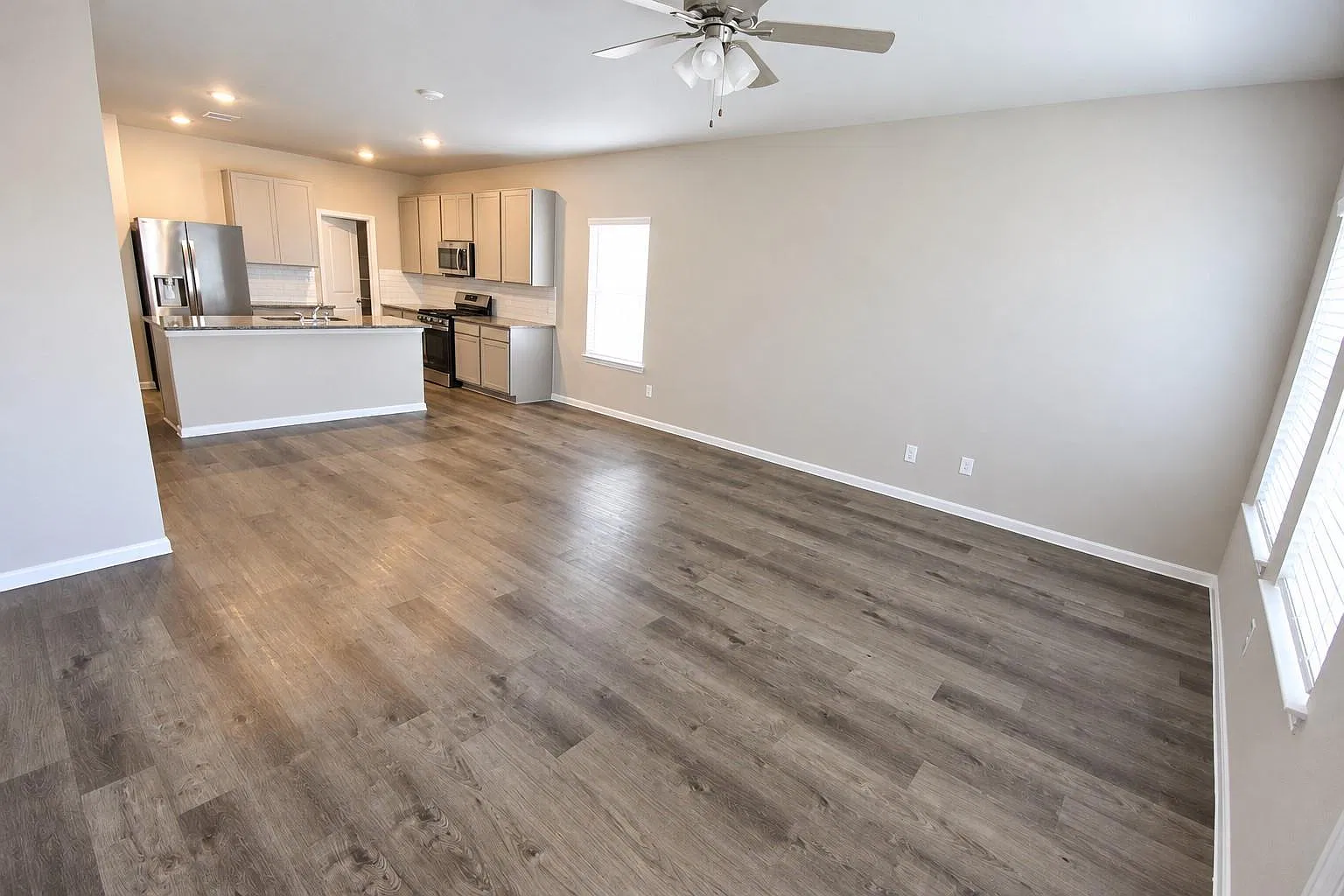 3 bed, 2.5 bath, 1740 sqft, $2,000 — Photo 3