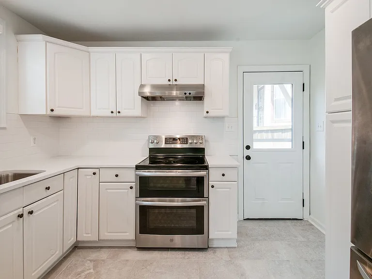 1006 S Douglas Ave — Photo 6