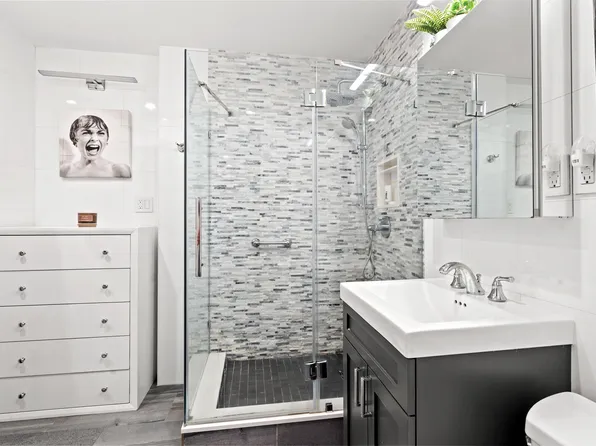 3 Hanover Square image 10 of 13