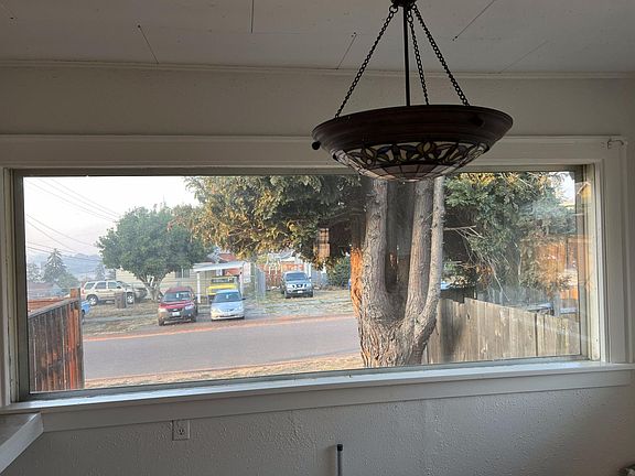 3rd image of 3515 E Roosevelt Ave