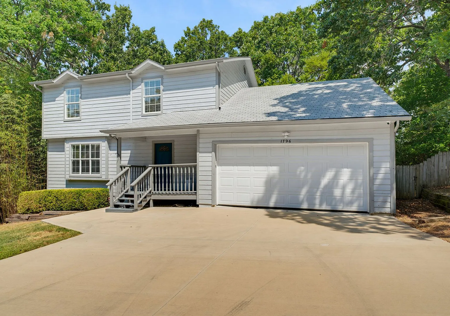 Situated at the end of a cul-de-sac and featuring a huge fenced-in backyard — Photo 1
