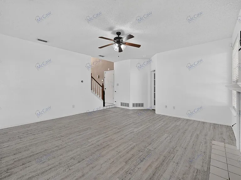 7845 Ember Oaks Dr — Photo 3