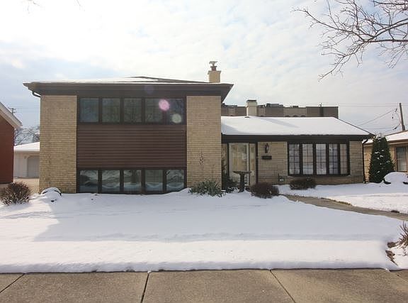 2nd image of 4513 W 102nd Pl