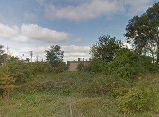 65 Ostend Cir, Shirley, NY 11967