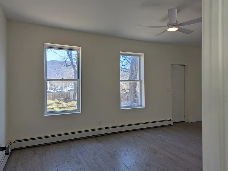 6 S Cedar St — Photo 31