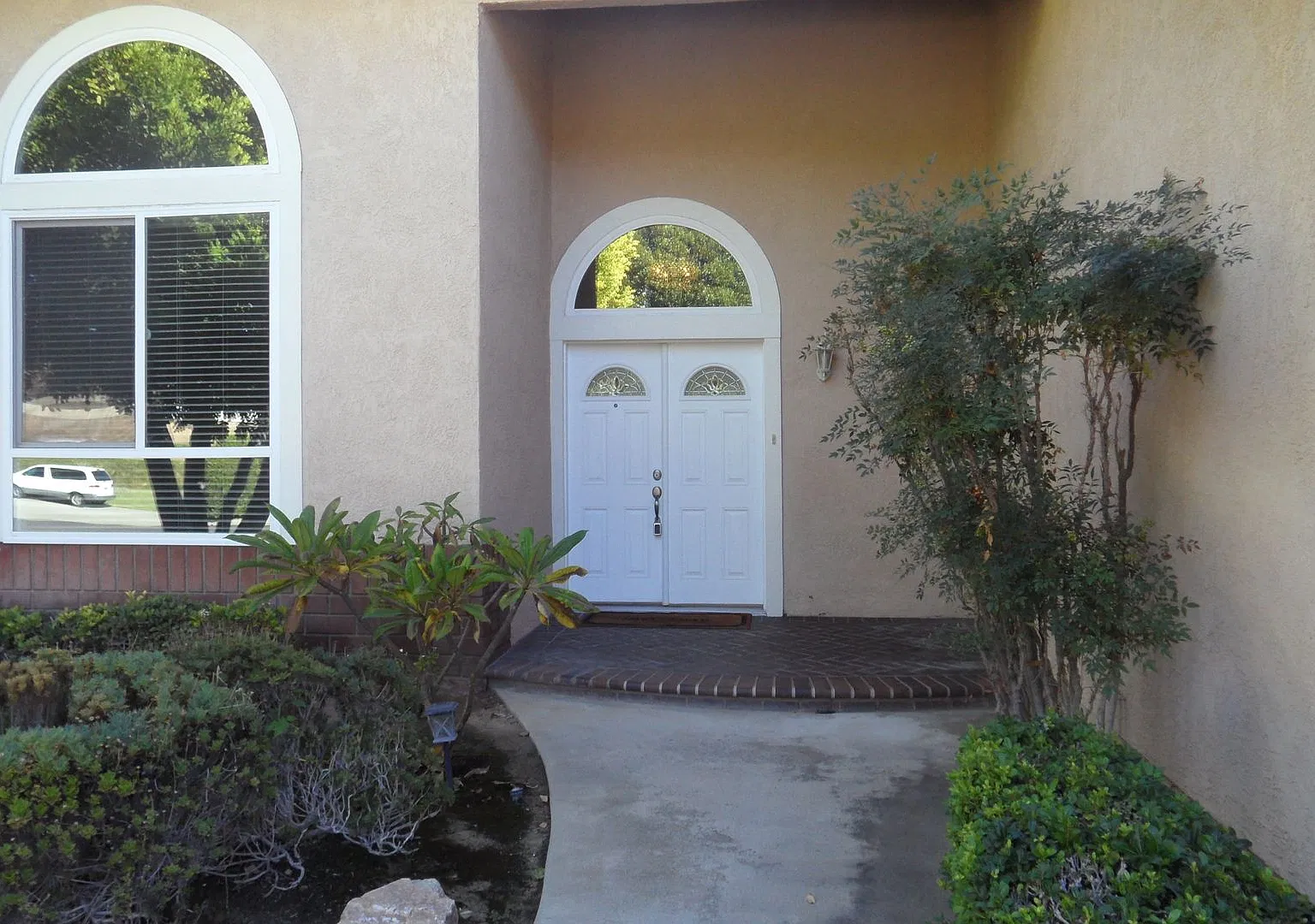 2 Story Cul-De-Sac 4 BD 3 BA 3 Car Garage — Photo 3