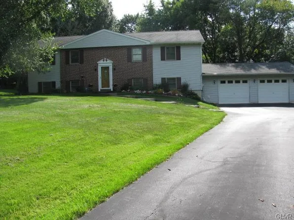 6684 Hay St, Center Valley, PA 18034