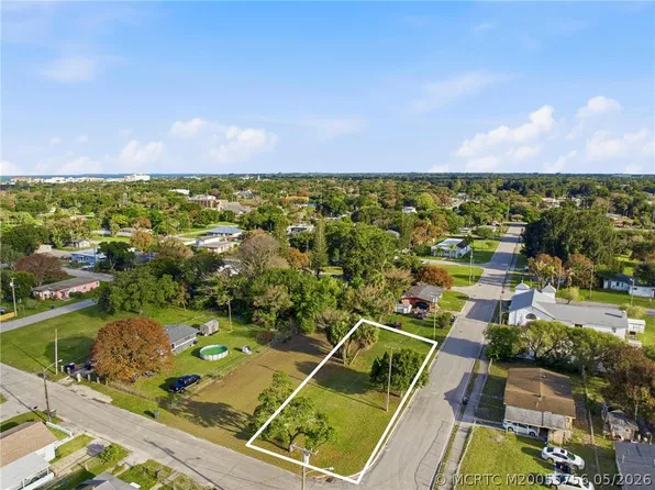 814 N 16th St, Fort Pierce, FL 34950