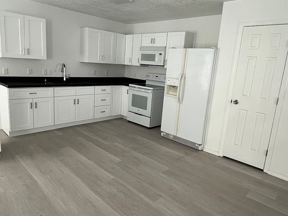 1st image of 2441 Alvarado Dr NE