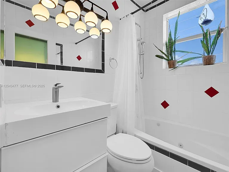 1618 Michigan Ave #25 — Photo 5