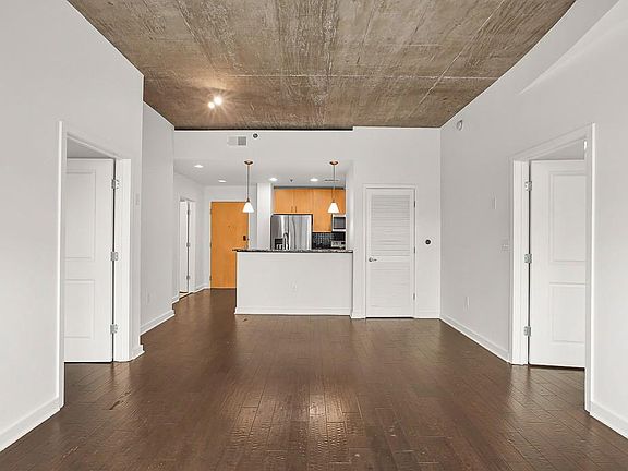 2nd image of 250 Pharr Rd #409