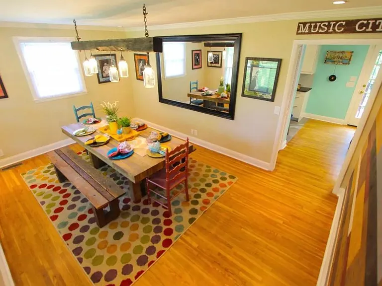 565 Whispering Hills Dr — Photo 4