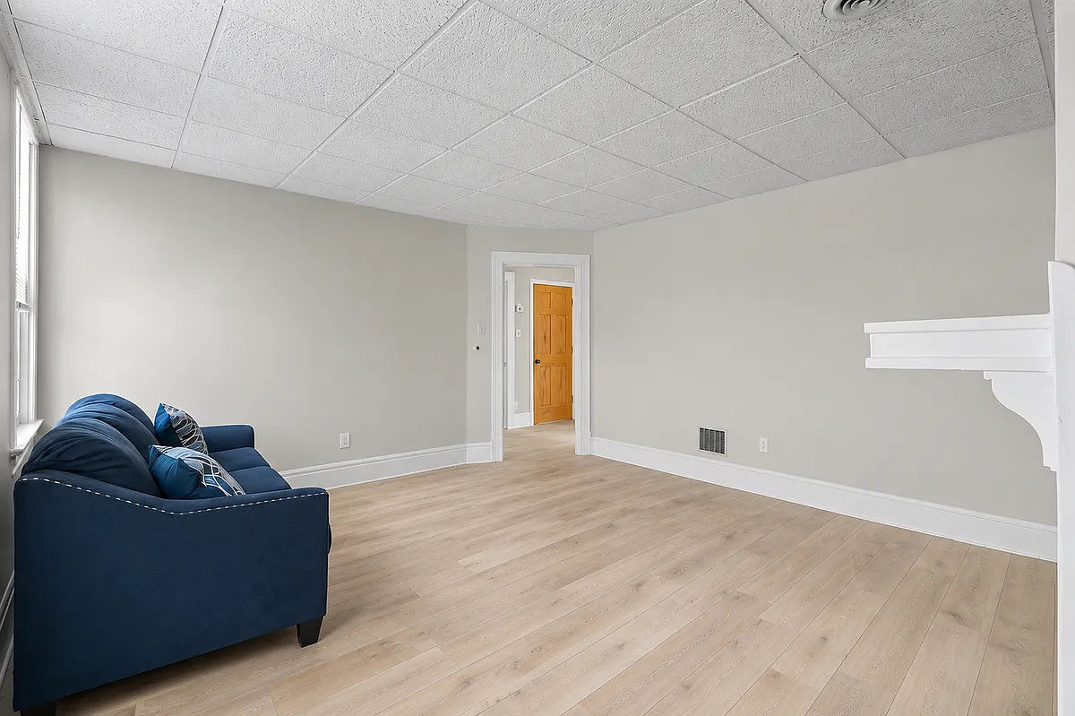 Building Photo - 833 Stanton Ave #2