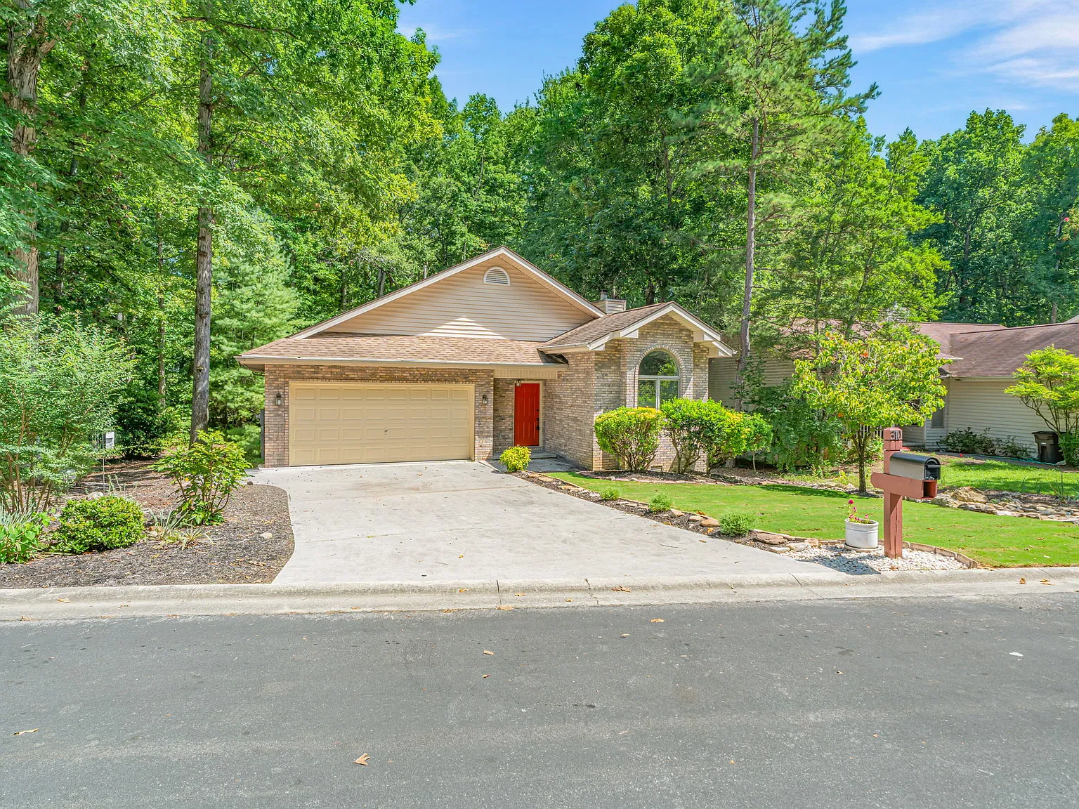 310 Paoli Trce - 1 — Photo 4