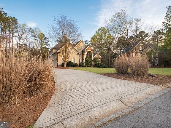 4th image of 1038 Overlook Dr