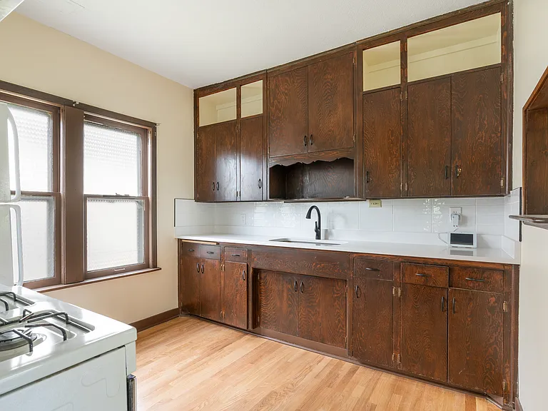 1053 Westminster St — Photo 6