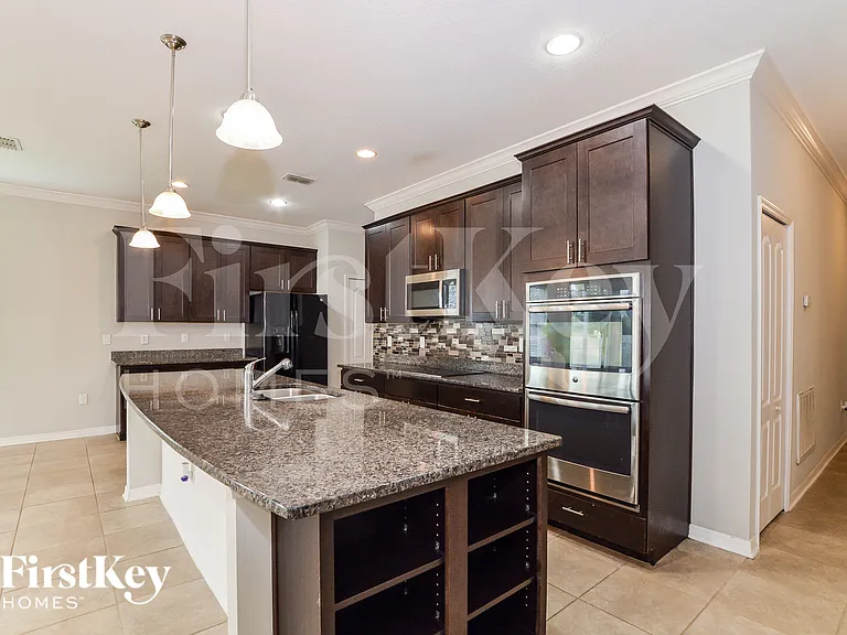 1124 Berkley Ridge Ln — Photo 8