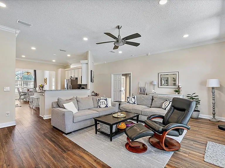 165 N Lake Cunningham Ave — Photo 5