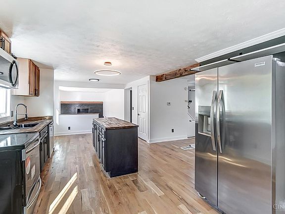 3rd image of 5769 Cedaridge Dr