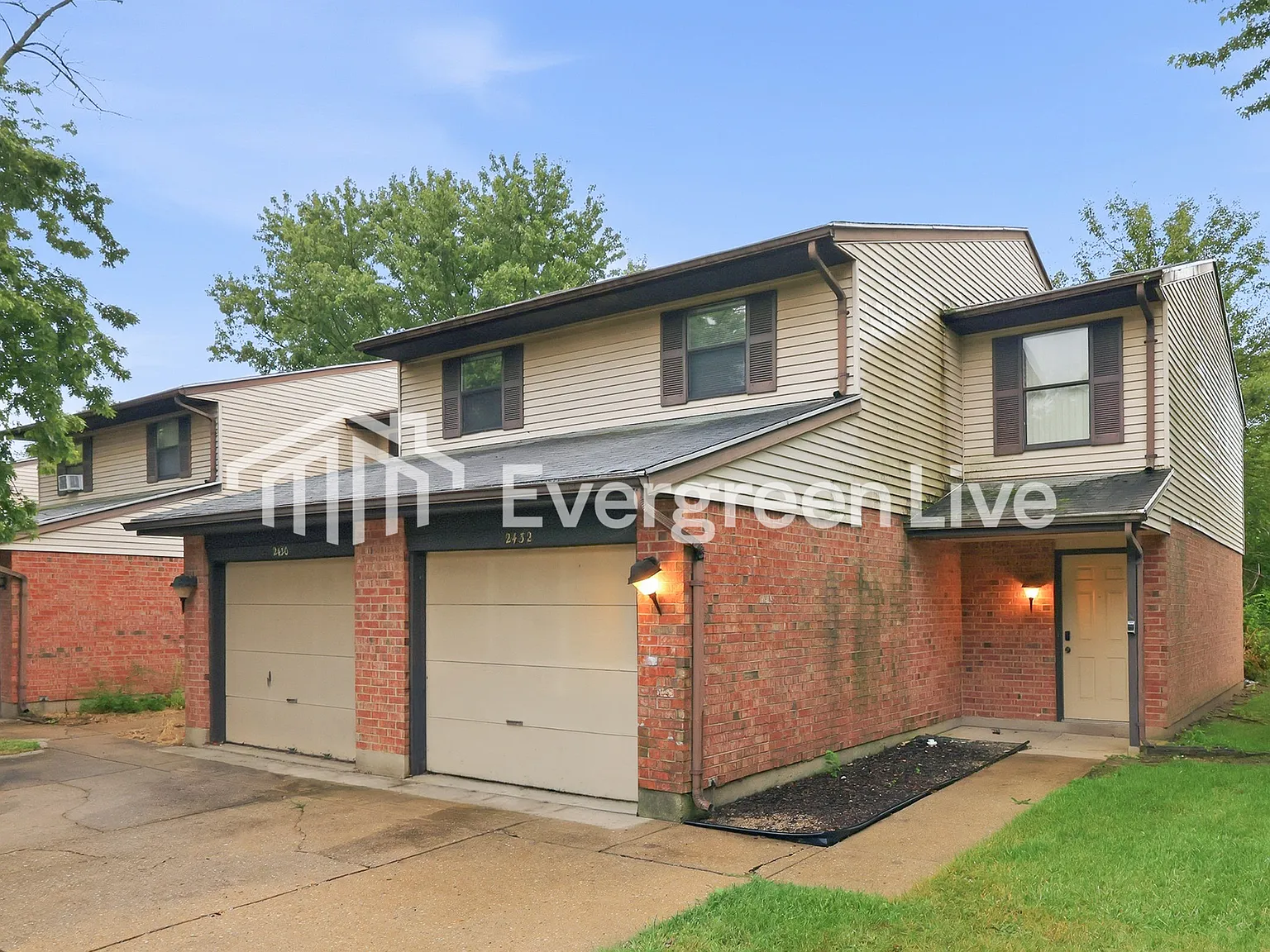 2 bed, 2.5 bath, 1232 sqft, $1,195 — Photo 2