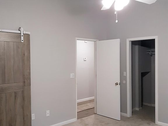 4th image of 914 Birchwood Ct