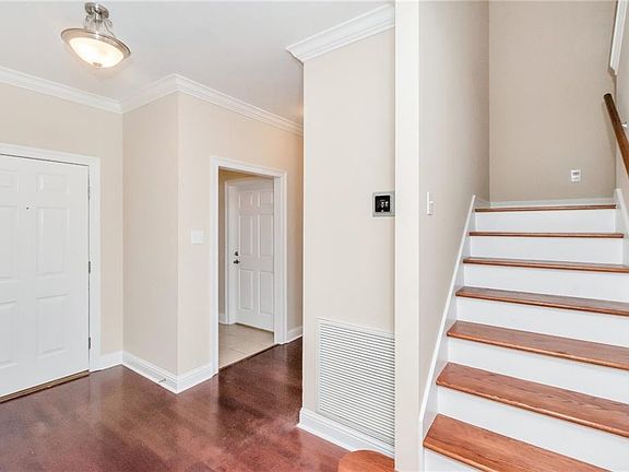 3rd image of 6716 Somerby Ln