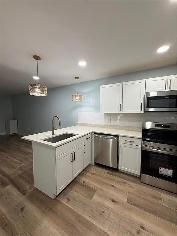 2 bed, 1.0 bath, 750 sqft, $2,300 — Photo 3