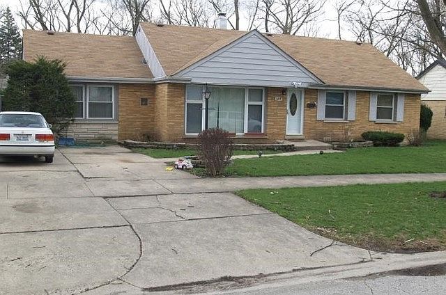 1st image of 1017 Suffolk Ave
