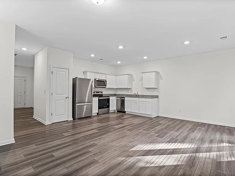 1012 Paddington Dr — Photo 5