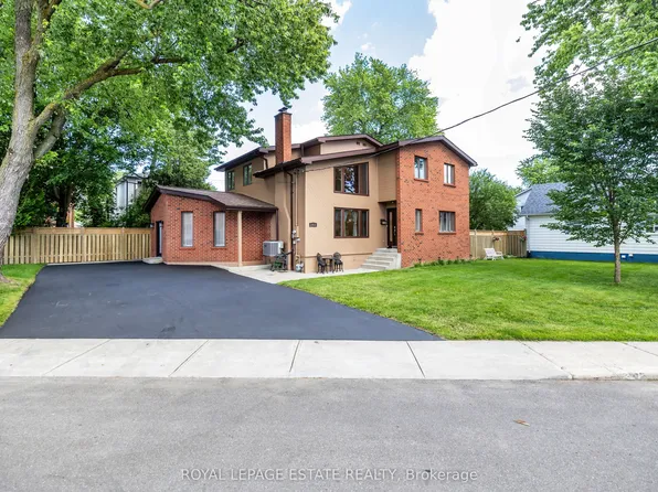 103 Aylesworth Ave, Toronto, ON M1N 2J7