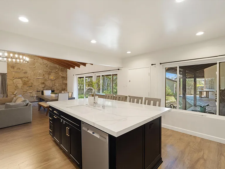 5040 Gould Ave — Photo 13