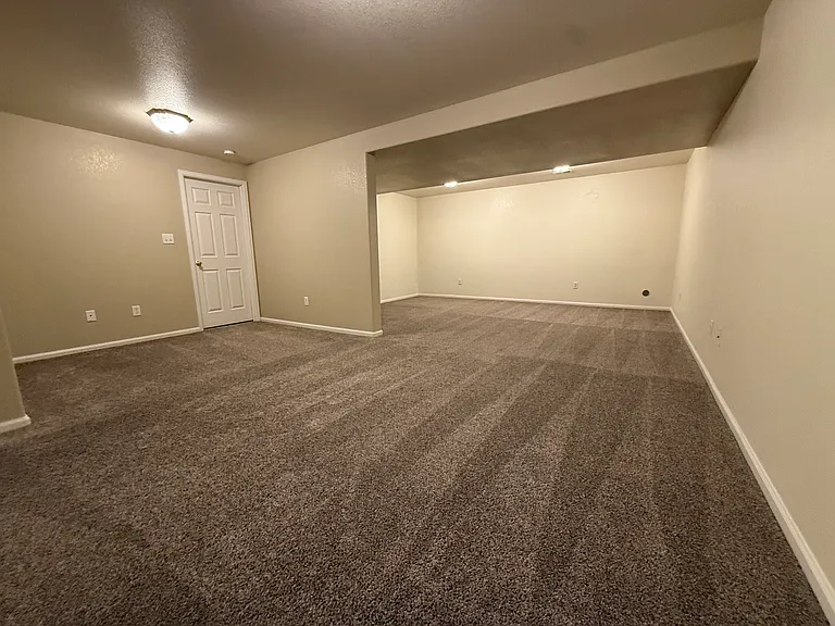 3908 Village View Ln — Photo 8