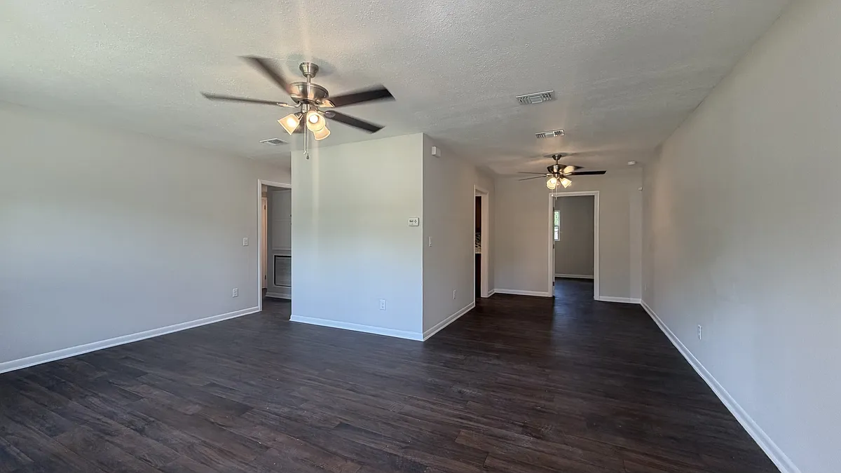 Building Photo - 8534 Addison Rd