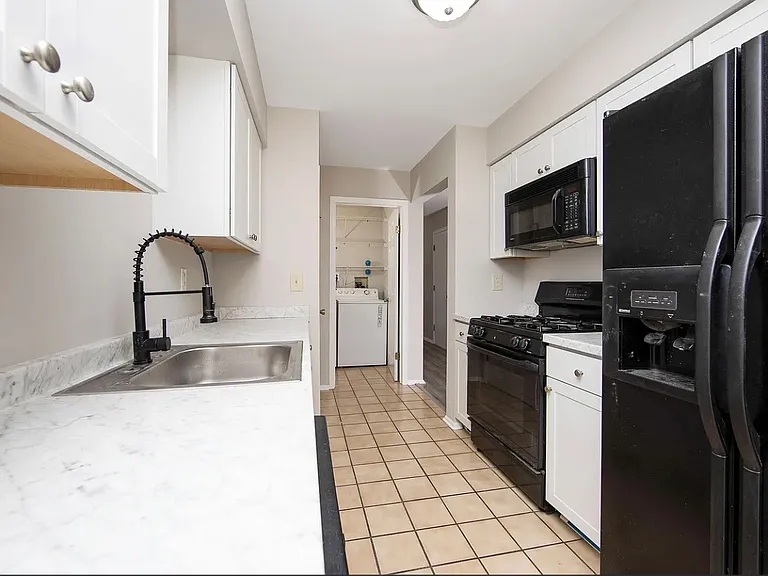 58 Danielle Ct — Photo 2