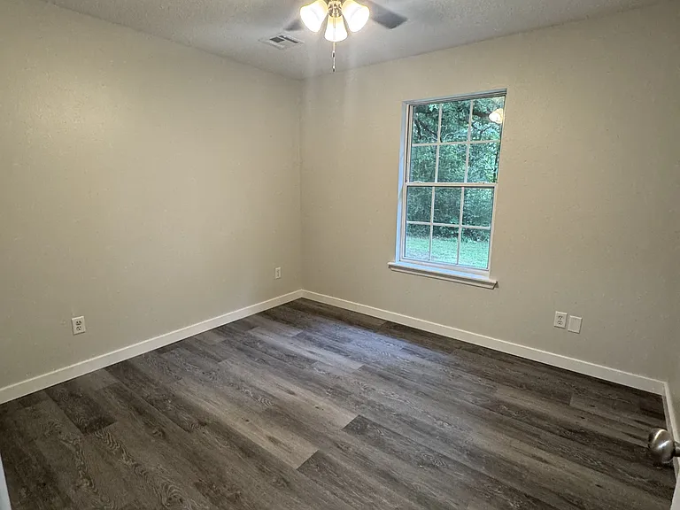 23345 Smith Rd — Photo 12