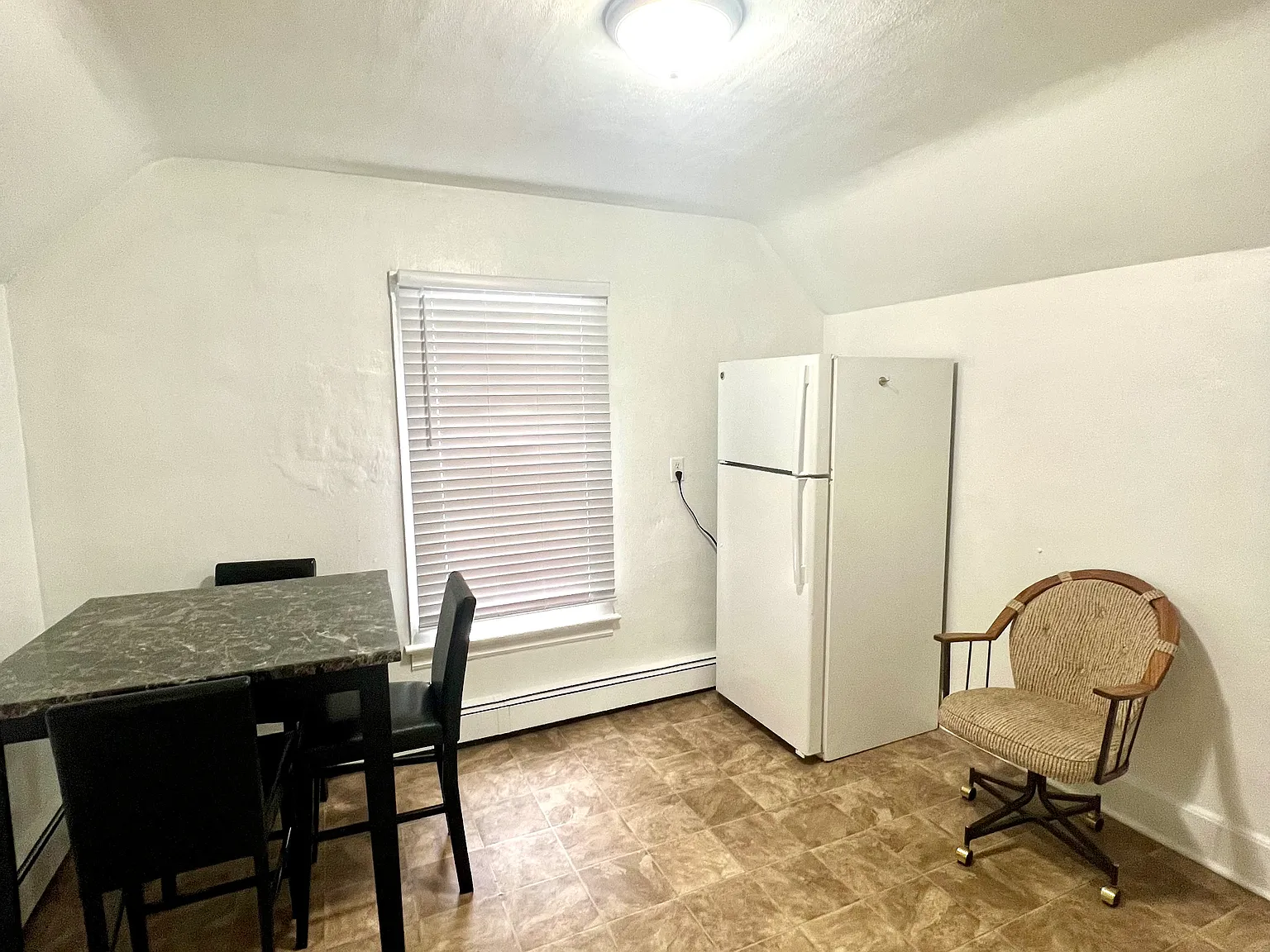 405 Smith St — Photo 2