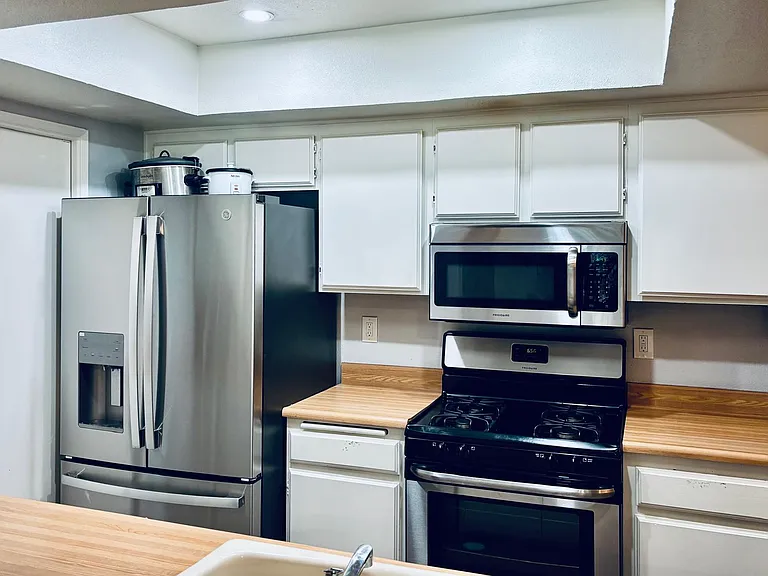 9312 Twin Trails Dr #105 — Photo 9
