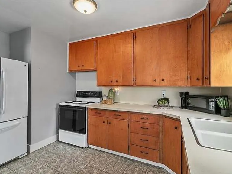 5212 Yakima Ave — Photo 6