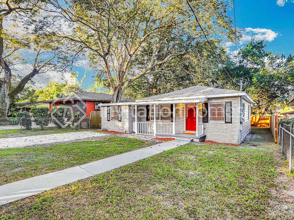 8718 N Mandarine Pl