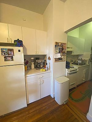 5th image of 261 Broome St APT 6A