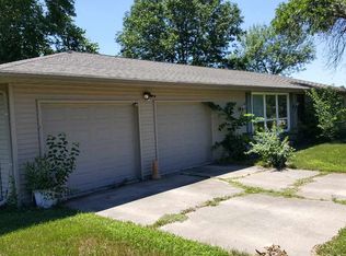 534 E Sand St, Manito, IL 61546
