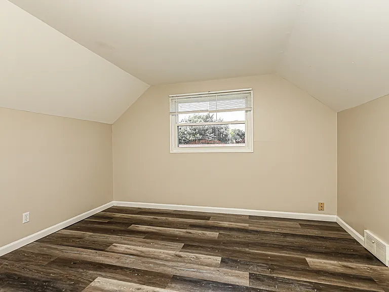 2205 Hazel Ave — Photo 12