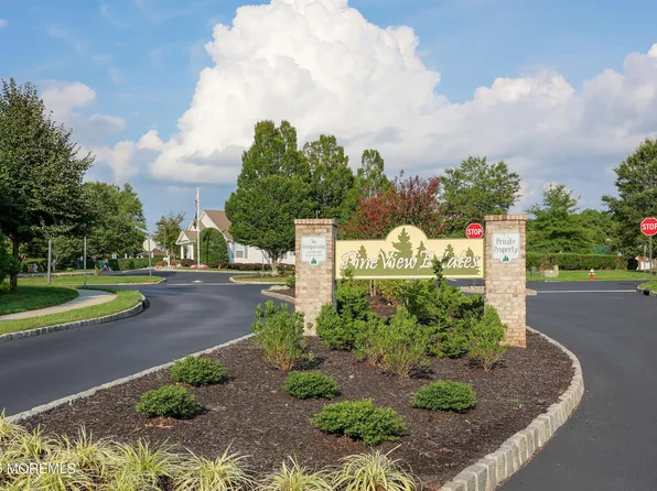 6 Silver Maple Lane, Howell, NJ 07731