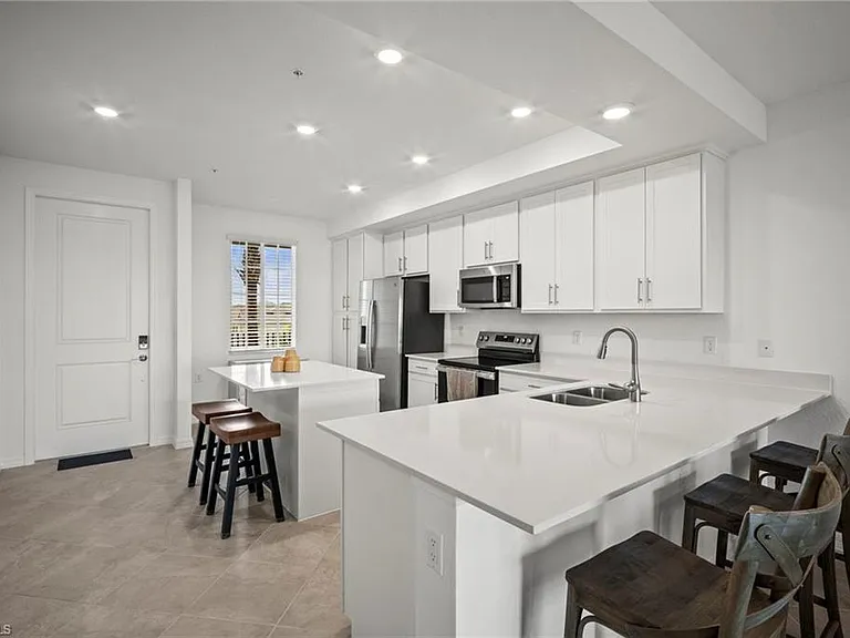 15285 Green Acres Ave #424 — Photo 3